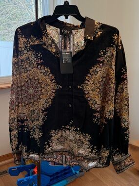 NWT Fate Curve Satin Long Sleeve Button Down Blouse